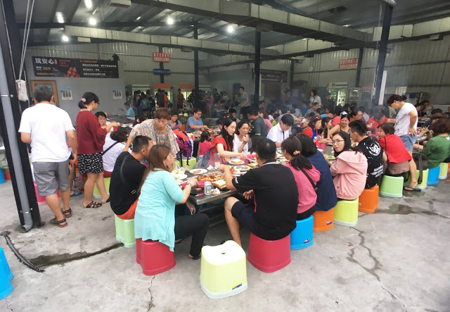 [小琉球美食] 筑安心燒物吃到飽｜無限供應的鮮美鮮蚵與獨家雞腿捲，平價實惠的超高CP值200坪超大露天碳烤BBQ！