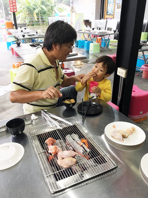 [小琉球美食] 筑安心燒物吃到飽｜無限供應的鮮美鮮蚵與獨家雞腿捲，平價實惠的超高CP值200坪超大露天碳烤BBQ！