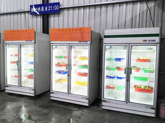 [小琉球美食] 筑安心燒物吃到飽｜無限供應的鮮美鮮蚵與獨家雞腿捲，平價實惠的超高CP值200坪超大露天碳烤BBQ！