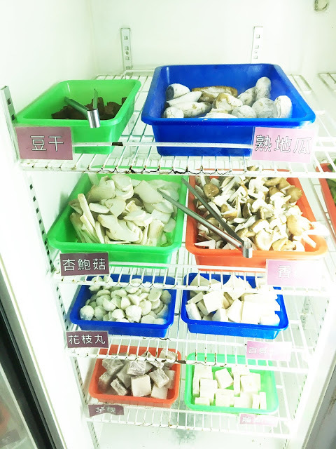 [小琉球美食] 筑安心燒物吃到飽｜無限供應的鮮美鮮蚵與獨家雞腿捲，平價實惠的超高CP值200坪超大露天碳烤BBQ！