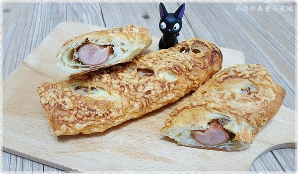 品麵包:台中西區』品麵包║台中最夯伴手禮。你能想像蛋黃酥大變身成「蛋黃酥蛋糕吐司」嗎?