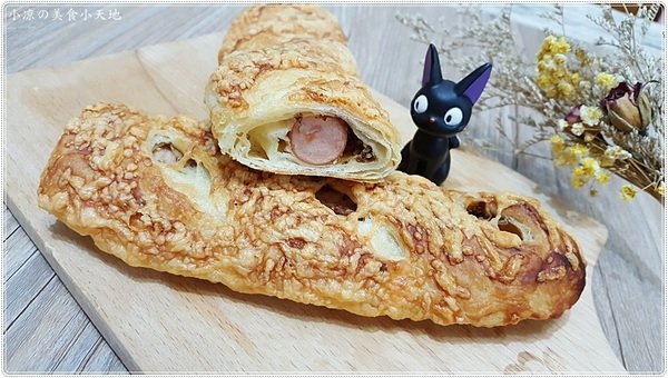 品麵包:台中西區』品麵包║台中最夯伴手禮。你能想像蛋黃酥大變身成「蛋黃酥蛋糕吐司」嗎?