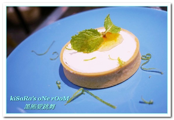 黑熊愛跳舞 Moon bear loves dancing：大安漢堡．夏天，就是藍！IG夯店藍色漢堡限定登場──黑熊愛跳舞