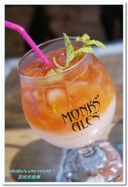 黑熊愛跳舞 Moon bear loves dancing：大安漢堡．夏天，就是藍！IG夯店藍色漢堡限定登場──黑熊愛跳舞