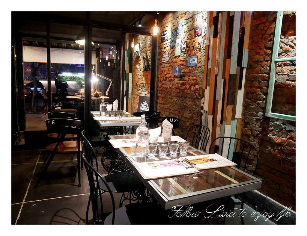 黑熊愛跳舞 (2) 黑熊愛跳舞 (2)