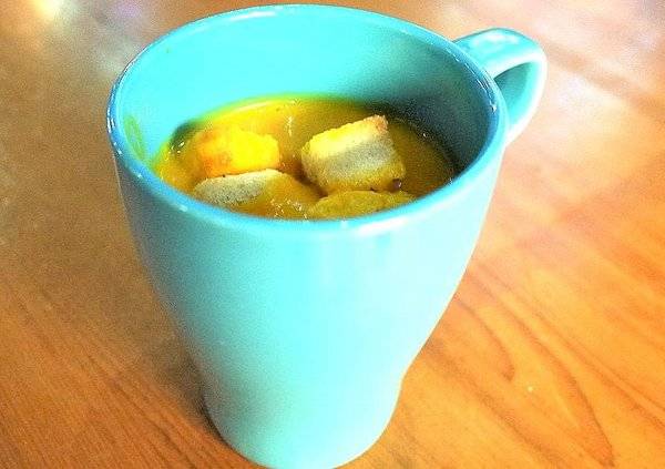 黑熊愛跳舞 Moon bear loves dancing：【大安漢堡】黑熊愛跳舞Moon Bear Loves Dancing．繽紛馬卡龍漢堡 / 華麗美人魚漢堡 / 美式餐廳