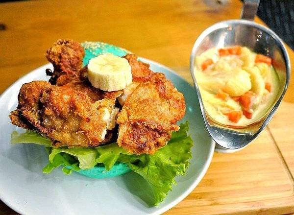 黑熊愛跳舞 Moon bear loves dancing：【大安漢堡】黑熊愛跳舞Moon Bear Loves Dancing．繽紛馬卡龍漢堡 / 華麗美人魚漢堡 / 美式餐廳