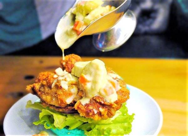 黑熊愛跳舞 Moon bear loves dancing：【大安漢堡】黑熊愛跳舞Moon Bear Loves Dancing．繽紛馬卡龍漢堡 / 華麗美人魚漢堡 / 美式餐廳