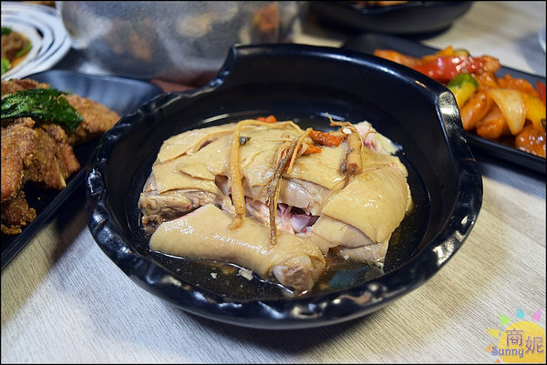 Bearbar熊吧餐酒館：熊吧餐酒舖~秋紅谷周邊時尚餐廳越夜越美麗 貝多芬雞推薦必點