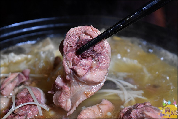 Bearbar熊吧餐酒館：熊吧餐酒舖~秋紅谷周邊時尚餐廳越夜越美麗 貝多芬雞推薦必點