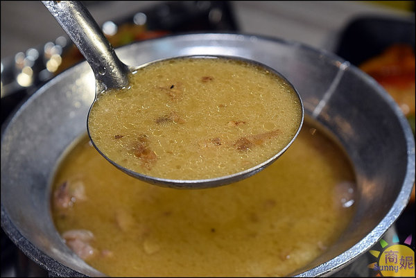 Bearbar熊吧餐酒館：熊吧餐酒舖~秋紅谷周邊時尚餐廳越夜越美麗 貝多芬雞推薦必點