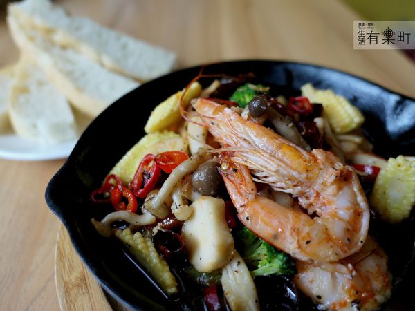 【桃園中壢美食】玩味餐桌 Tasting Table：內壢異國風創意料理，超人氣餐酒館分享，餐點多元價格平實，桃園聚餐餐廳推薦