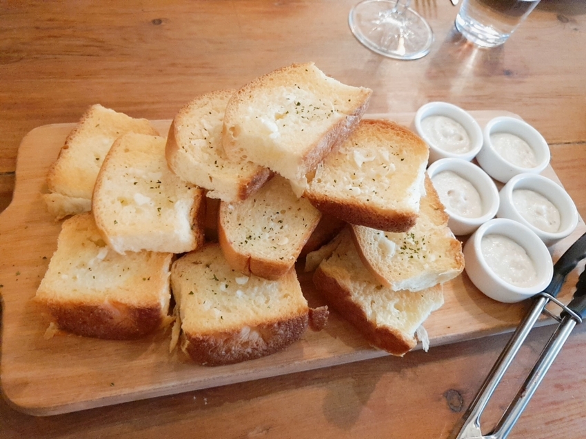 【台中.南區】JIFS COOKING SALON南法風情餐廳約會勝地。女孩絕對會超級滿意。寵物友善