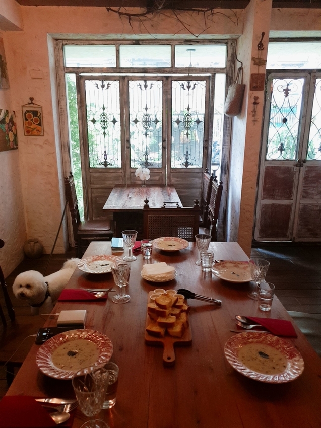 【台中.南區】JIFS COOKING SALON南法風情餐廳約會勝地。女孩絕對會超級滿意。寵物友善