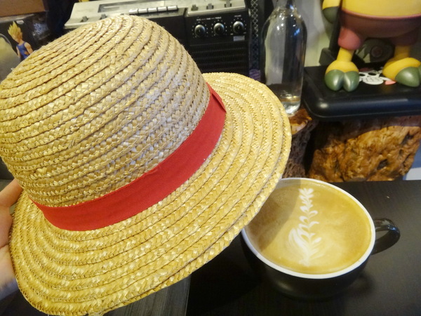 草帽烘豆坊：草帽烘豆坊-海賊迷的咖啡天堂 有美味咖啡可以慢享 還有夥伴們陪你悠閒下午茶