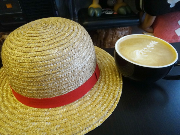 草帽烘豆坊：草帽烘豆坊-海賊迷的咖啡天堂 有美味咖啡可以慢享 還有夥伴們陪你悠閒下午茶