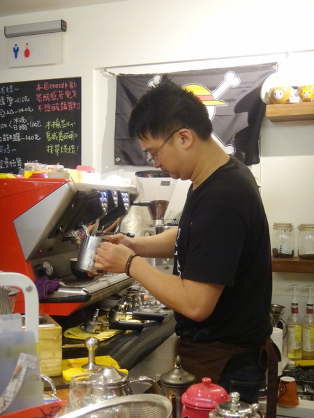 草帽烘豆坊：草帽烘豆坊-海賊迷的咖啡天堂 有美味咖啡可以慢享 還有夥伴們陪你悠閒下午茶