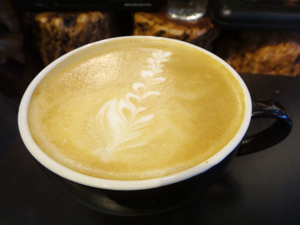 草帽烘豆坊：草帽烘豆坊-海賊迷的咖啡天堂 有美味咖啡可以慢享 還有夥伴們陪你悠閒下午茶