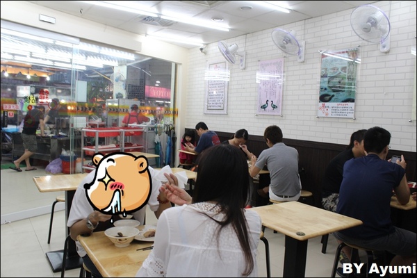 鐘點棧→當歸鴨．鴨肉飯專賣店(樂華店)：[食記]永和樂華夜市內暗藏超好吃的鐘點棧當歸鴨、鴨肉飯專賣店!!!!鴨肉飯35元大大的滿足~CP值威猛XD