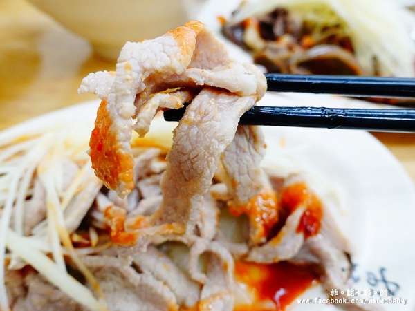 鐘點棧→當歸鴨．鴨肉飯專賣店(樂華店)：【永和樂華夜市美食】鐘點棧當歸鴨‧鴨肉飯專賣店 平價美味的台式小吃 溫補當歸清香可口 內用加湯不用錢 !