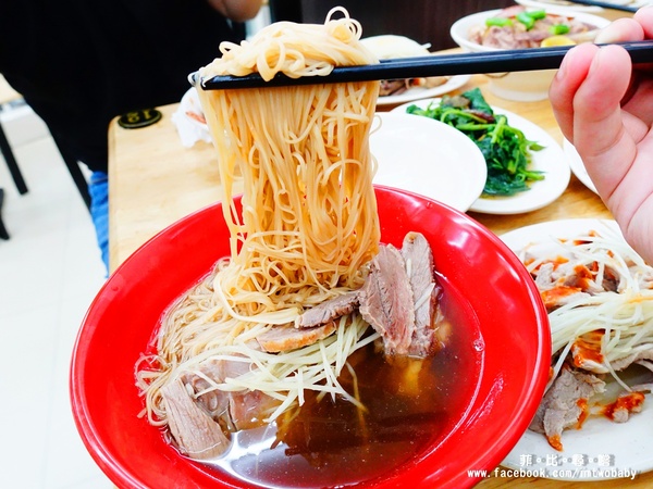 鐘點棧→當歸鴨．鴨肉飯專賣店(樂華店)：【永和樂華夜市美食】鐘點棧當歸鴨‧鴨肉飯專賣店 平價美味的台式小吃 溫補當歸清香可口 內用加湯不用錢 !