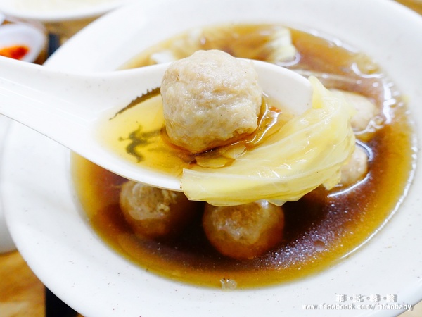 鐘點棧→當歸鴨．鴨肉飯專賣店(樂華店)：【永和樂華夜市美食】鐘點棧當歸鴨‧鴨肉飯專賣店 平價美味的台式小吃 溫補當歸清香可口 內用加湯不用錢 !