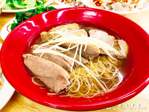 鐘點棧→當歸鴨．鴨肉飯專賣店(樂華店)：【永和樂華夜市美食】鐘點棧當歸鴨‧鴨肉飯專賣店 平價美味的台式小吃 溫補當歸清香可口 內用加湯不用錢 !
