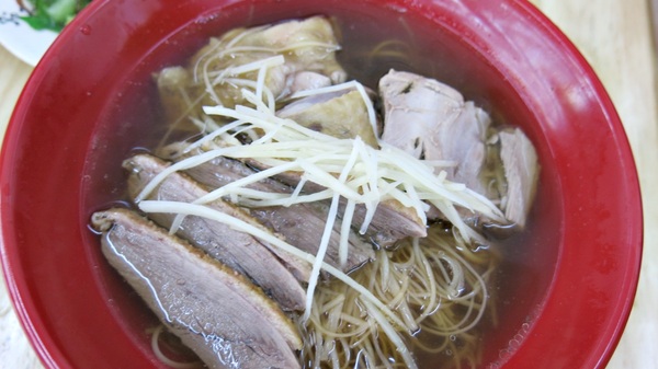 鐘點棧→當歸鴨．鴨肉飯專賣店(樂華店)：【永和樂華美食】隱藏巷弄超美味湯頭清甜＆鴨肉好吃～鐘點棧當歸鴨．鴨肉飯專賣店