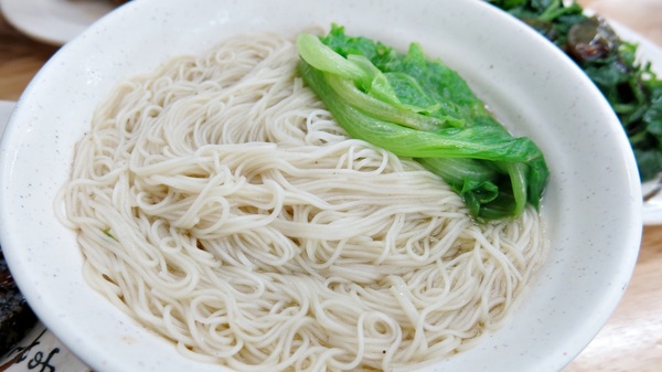 鐘點棧→當歸鴨．鴨肉飯專賣店(樂華店)：【永和樂華美食】隱藏巷弄超美味湯頭清甜＆鴨肉好吃～鐘點棧當歸鴨．鴨肉飯專賣店