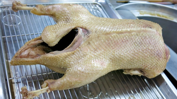 鐘點棧→當歸鴨．鴨肉飯專賣店(樂華店)：【永和樂華美食】隱藏巷弄超美味湯頭清甜＆鴨肉好吃～鐘點棧當歸鴨．鴨肉飯專賣店