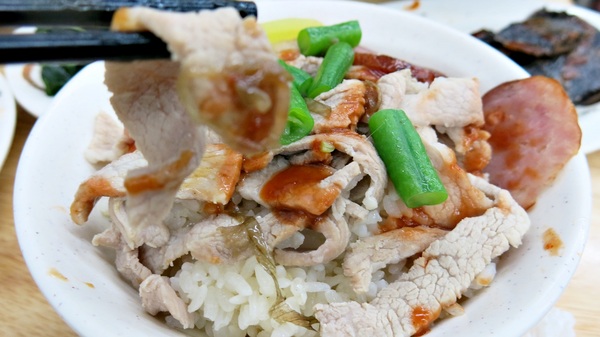 鐘點棧→當歸鴨．鴨肉飯專賣店(樂華店)：【永和樂華美食】隱藏巷弄超美味湯頭清甜＆鴨肉好吃～鐘點棧當歸鴨．鴨肉飯專賣店