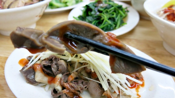 鐘點棧→當歸鴨．鴨肉飯專賣店(樂華店)：【永和樂華美食】隱藏巷弄超美味湯頭清甜＆鴨肉好吃～鐘點棧當歸鴨．鴨肉飯專賣店