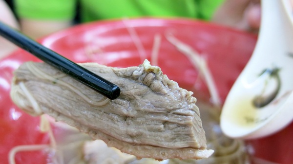 鐘點棧→當歸鴨．鴨肉飯專賣店(樂華店)：【永和樂華美食】隱藏巷弄超美味湯頭清甜＆鴨肉好吃～鐘點棧當歸鴨．鴨肉飯專賣店