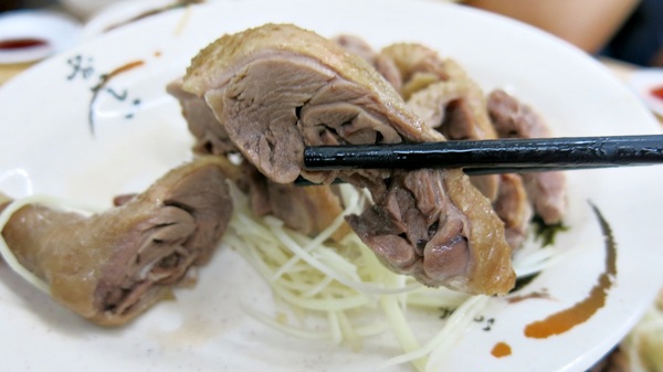 鐘點棧→當歸鴨．鴨肉飯專賣店(樂華店)：【永和樂華美食】隱藏巷弄超美味湯頭清甜＆鴨肉好吃～鐘點棧當歸鴨．鴨肉飯專賣店