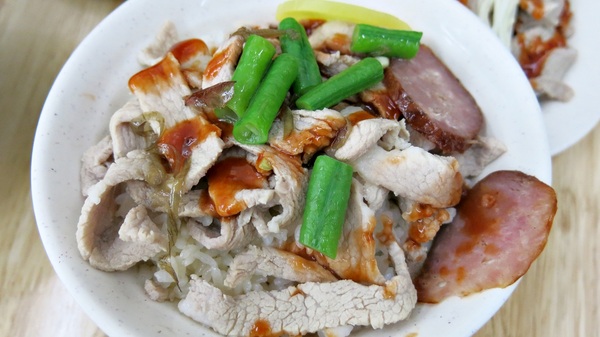 鐘點棧→當歸鴨．鴨肉飯專賣店(樂華店)：【永和樂華美食】隱藏巷弄超美味湯頭清甜＆鴨肉好吃～鐘點棧當歸鴨．鴨肉飯專賣店