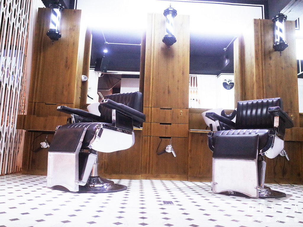 台北︱Barbers Select 紳室商號。男子漢的店!走進金牌特務場景! 經典男士美髮店裡品咖啡.飲啤酒(永康街)