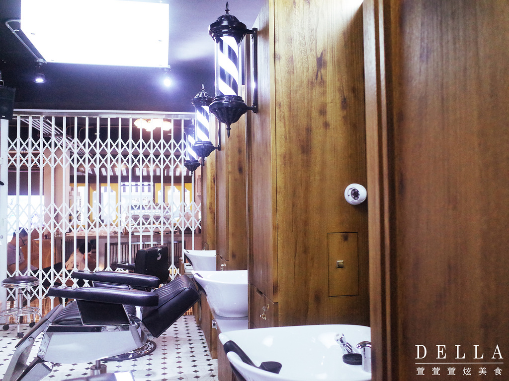 台北︱Barbers Select 紳室商號。男子漢的店!走進金牌特務場景! 經典男士美髮店裡品咖啡.飲啤酒(永康街)