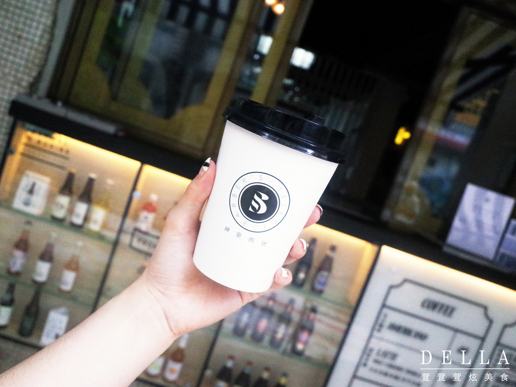 台北︱Barbers Select 紳室商號。男子漢的店!走進金牌特務場景! 經典男士美髮店裡品咖啡.飲啤酒(永康街)