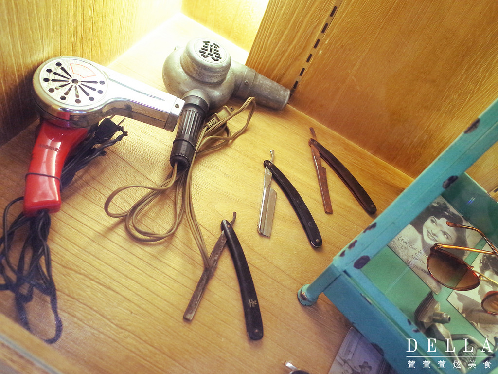 台北︱Barbers Select 紳室商號。男子漢的店!走進金牌特務場景! 經典男士美髮店裡品咖啡.飲啤酒(永康街)