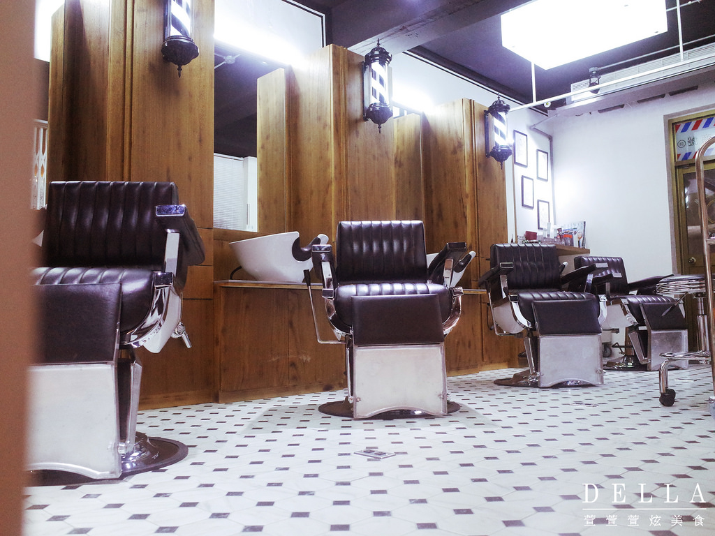 台北︱Barbers Select 紳室商號。男子漢的店!走進金牌特務場景! 經典男士美髮店裡品咖啡.飲啤酒(永康街)