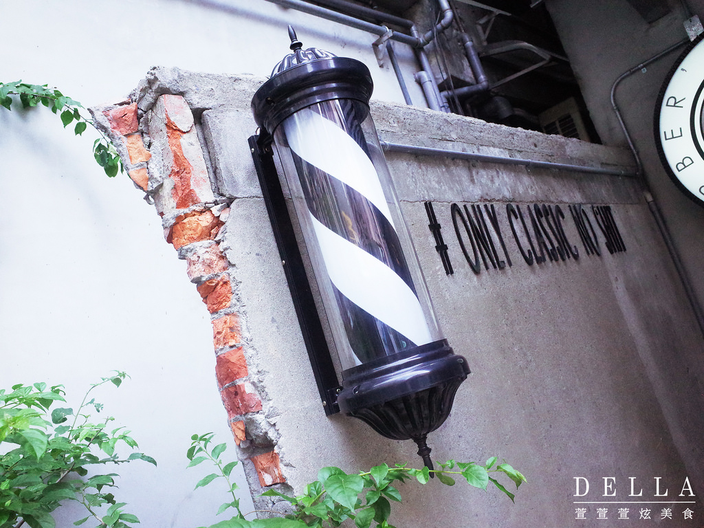 台北︱Barbers Select 紳室商號。男子漢的店!走進金牌特務場景! 經典男士美髮店裡品咖啡.飲啤酒(永康街)