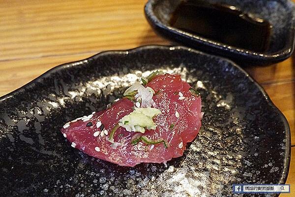 台北中山無菜單料理推薦【微風建一食堂】超狂麵包蟹～讓我吃到有生以來最多蟹黃的一次！