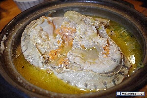 台北中山無菜單料理推薦【微風建一食堂】超狂麵包蟹～讓我吃到有生以來最多蟹黃的一次！