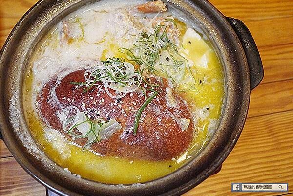 台北中山無菜單料理推薦【微風建一食堂】超狂麵包蟹～讓我吃到有生以來最多蟹黃的一次！