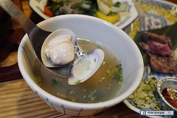 台北中山無菜單料理推薦【微風建一食堂】超狂麵包蟹～讓我吃到有生以來最多蟹黃的一次！