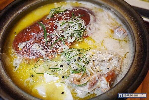 台北中山無菜單料理推薦【微風建一食堂】超狂麵包蟹～讓我吃到有生以來最多蟹黃的一次！