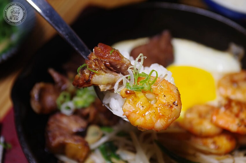 【 日式午餐定食 】沒想到不只無菜單料理好吃，就連中午的日式定食都非常精緻划算又美味！