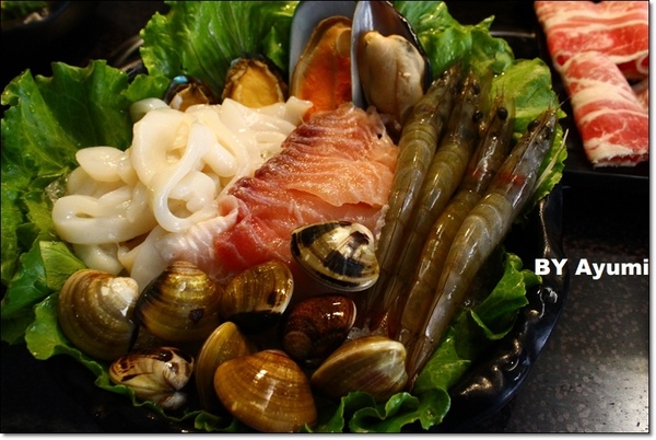 享石石頭火鍋-伊通店：［食記］享石．石頭火鍋～一個人也能有趣的吃火鍋，先炒再煮、美味加倍、近捷運松江南京站！！！