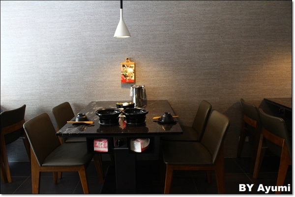 享石石頭火鍋-伊通店：［食記］享石．石頭火鍋～一個人也能有趣的吃火鍋，先炒再煮、美味加倍、近捷運松江南京站！！！