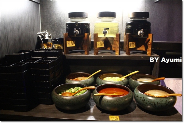 享石石頭火鍋-伊通店：［食記］享石．石頭火鍋～一個人也能有趣的吃火鍋，先炒再煮、美味加倍、近捷運松江南京站！！！